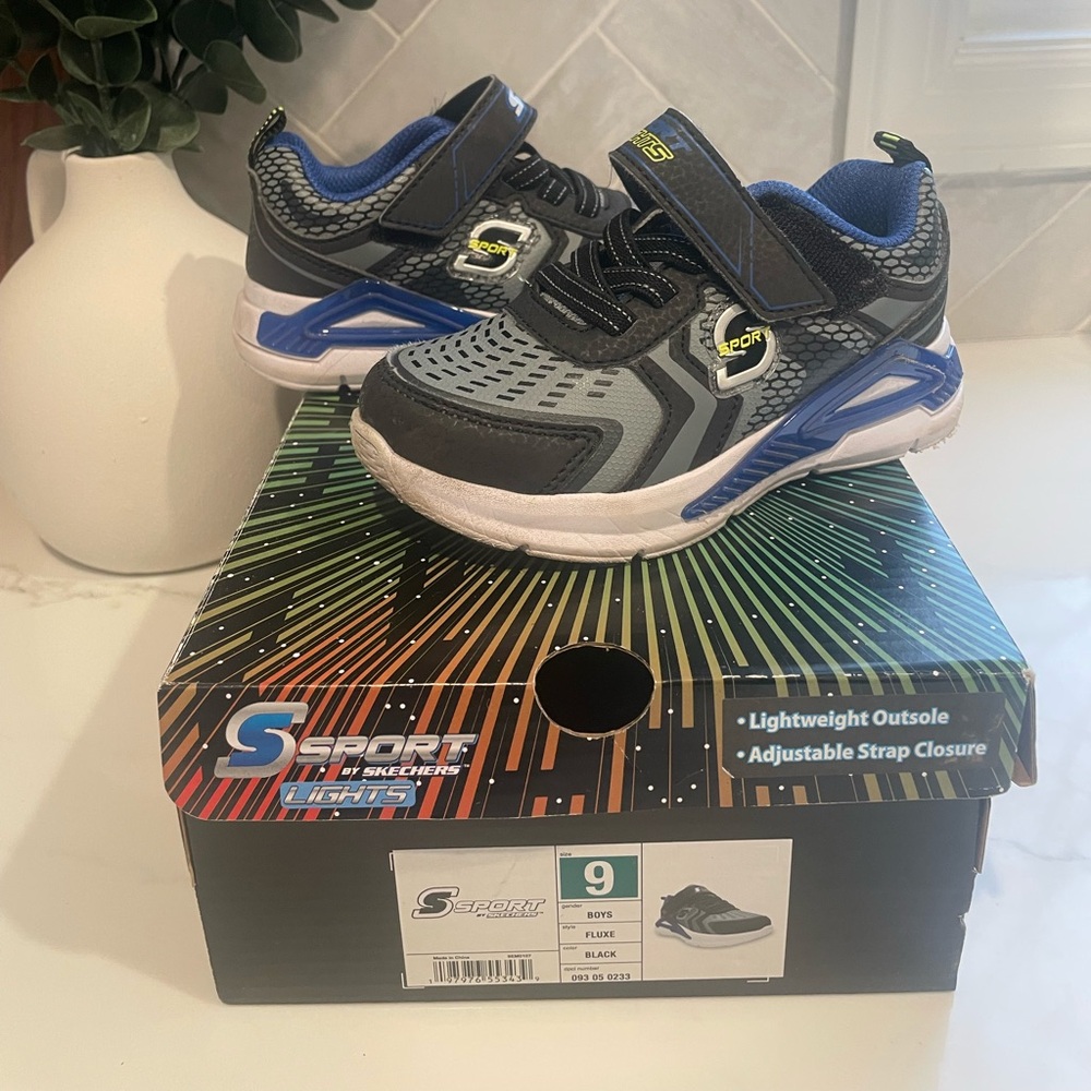 Boys Sketcher Light Ups - Size 9